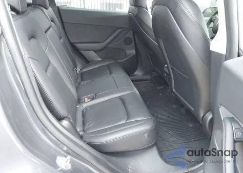 2022 Tesla Model Y Performance Dual Motor All-Wheel Drive z USA, uszkodzony, nr VIN 7SAYGDEF1NF375183